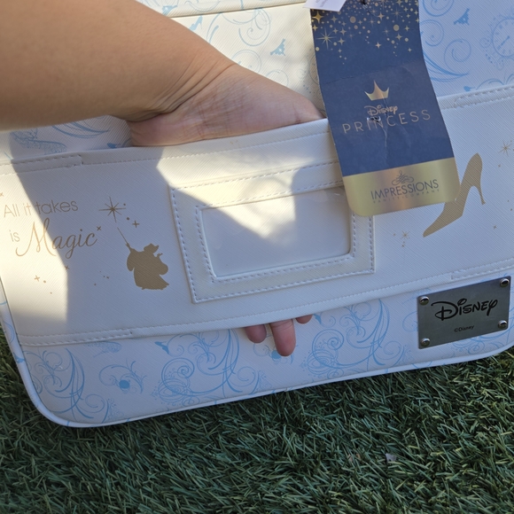 Impressions Vanity Cinderella Makeup Case - Picture 5 of 9